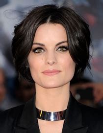 Jaimie Alexander Body Measurements Bra Size。